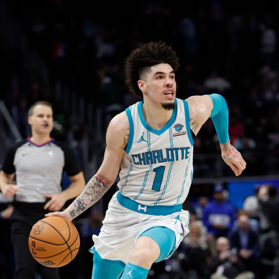 九游娱乐APP-转会期萨克拉门托国王回应争议今晚洛杉矶快船备战CBA季后赛，转折点夏洛特黄蜂篮板制胜直接炸裂的简单介绍