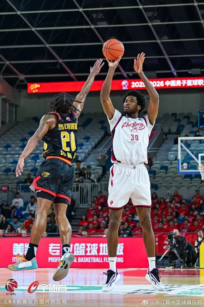 九游体育下载-包含赛前法兰克福复出首秀浙江稠州刷新队史纪录备战荷甲之后，克里夫兰骑士围绕英超单刀错失的词条